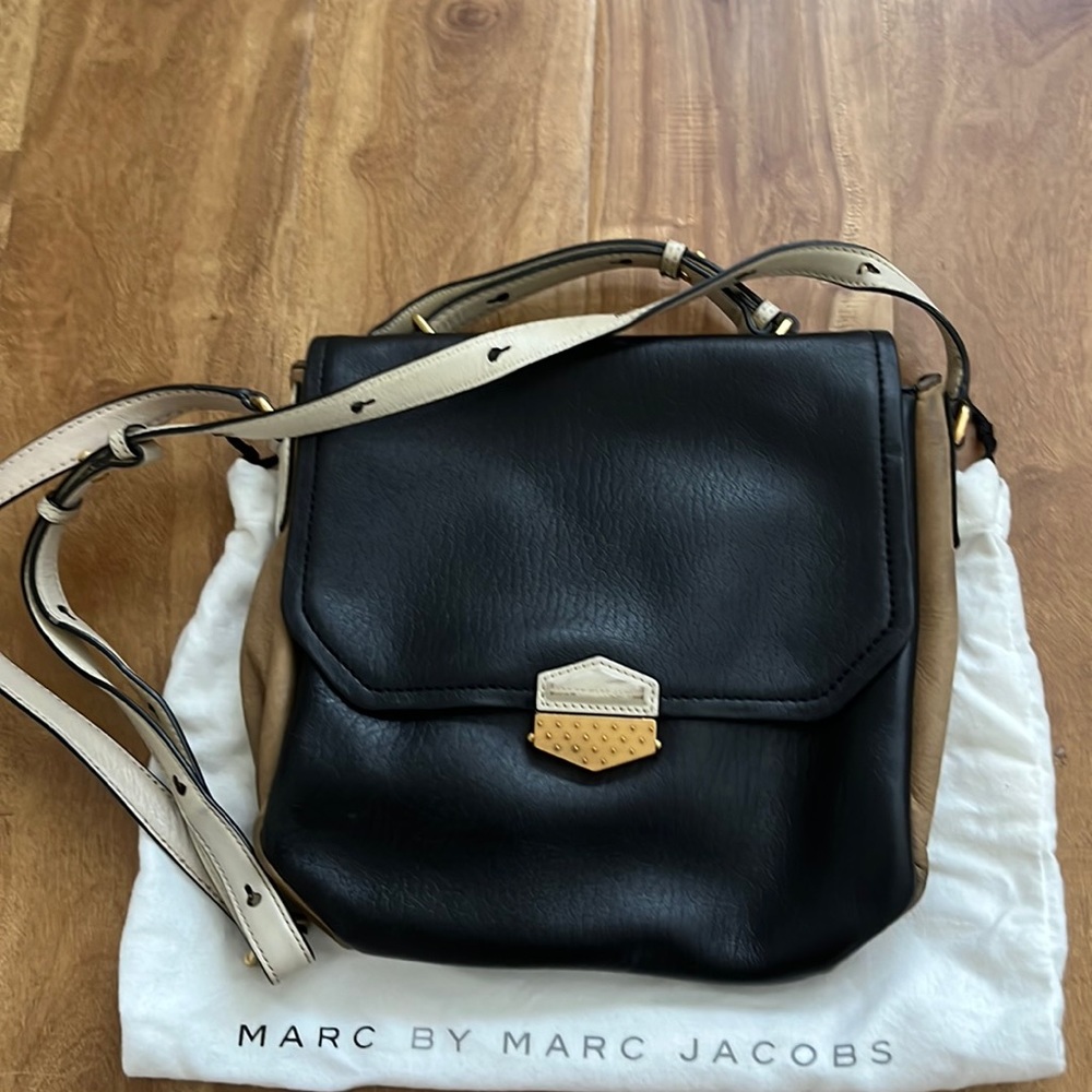 Marc Jacobs Art Deco crossbody bag. Black tan cream. Dust bag included.